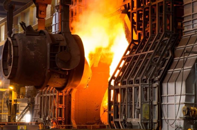 鋼水冶煉鋼包如何節(jié)能保溫？鼎業(yè)納米隔熱保溫涂層應(yīng)用