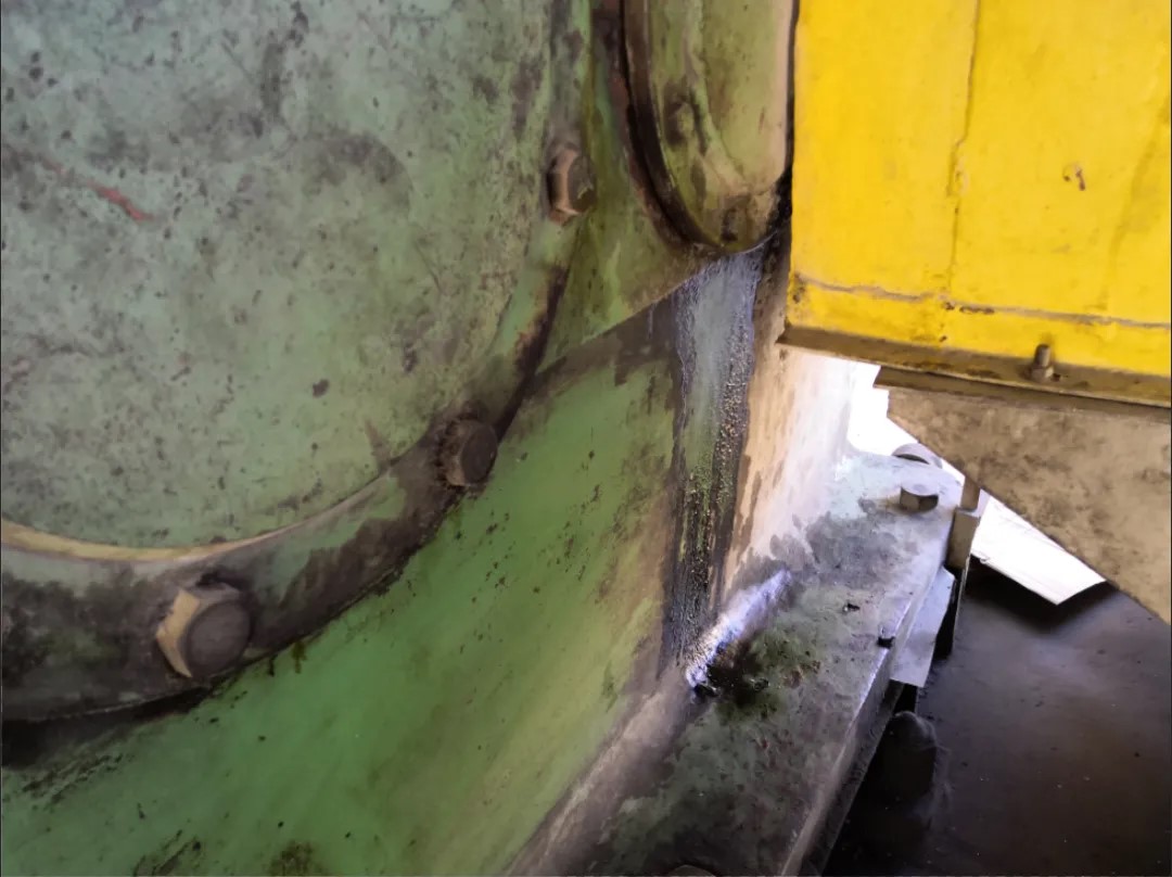 減速機(jī)漏油如何快速解決？鼎業(yè)在線修復(fù)組合套裝應(yīng)用